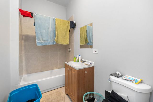 1242 S TRIPP Avenue, Chicago, IL 60623