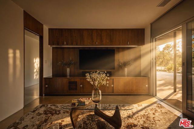 3201 Oakley Drive, Los Angeles, CA 90068