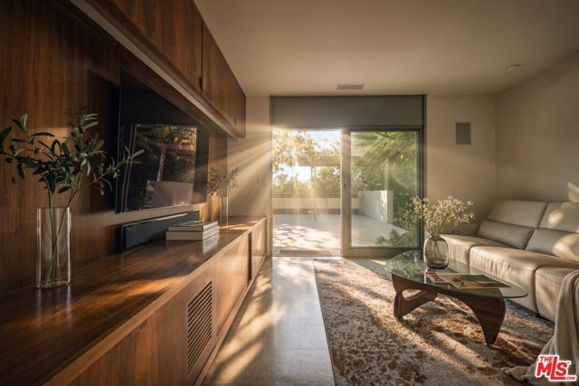 3201 Oakley Drive, Los Angeles, CA 90068