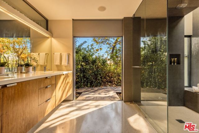 3201 Oakley Drive, Los Angeles, CA 90068