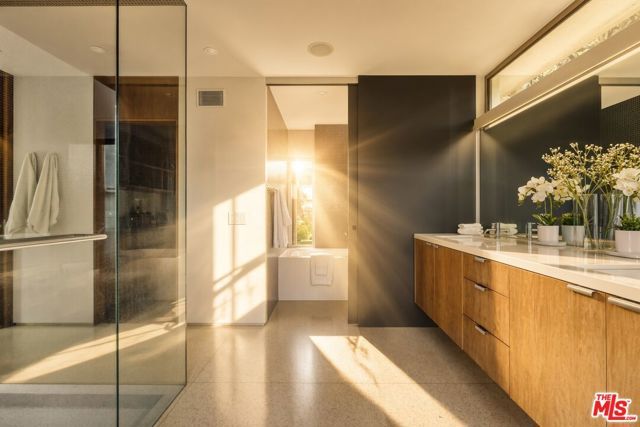 3201 Oakley Drive, Los Angeles, CA 90068