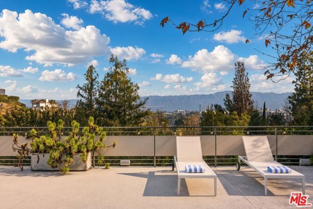 3201 Oakley Drive, Los Angeles, CA 90068