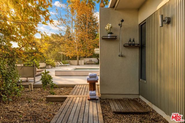 3201 Oakley Drive, Los Angeles, CA 90068