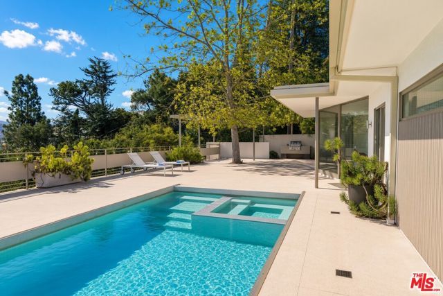 3201 Oakley Drive, Los Angeles, CA 90068