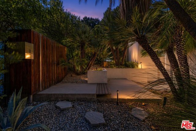 3201 Oakley Drive, Los Angeles, CA 90068