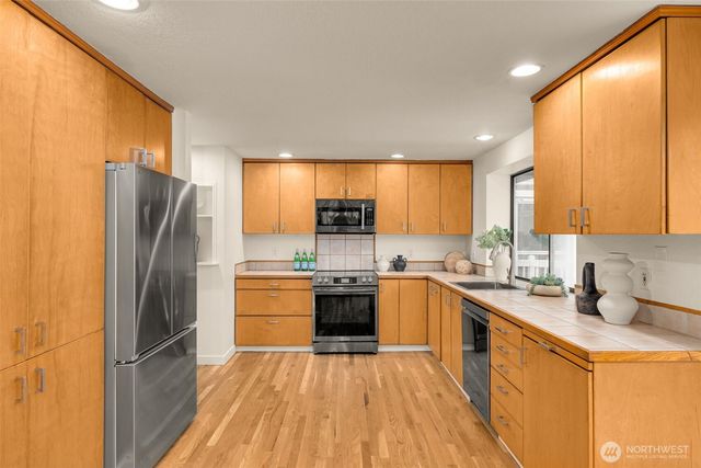 19442 NE 166th Place, Woodinville, WA 98077