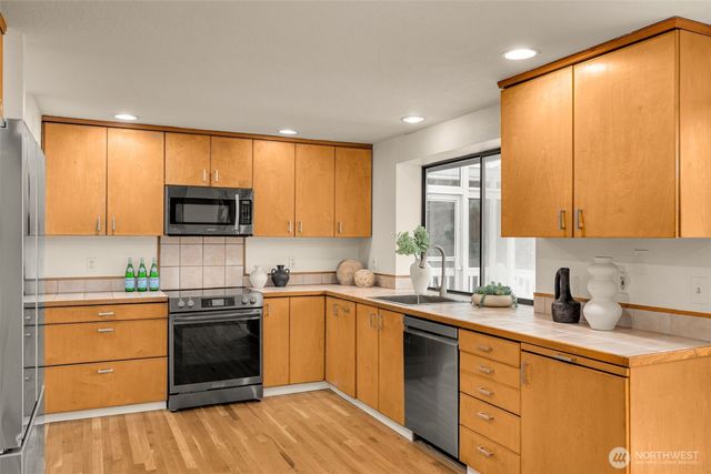 19442 NE 166th Place, Woodinville, WA 98077