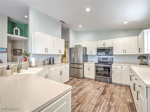 8460 Southbridge DR 2, Estero, FL 33967