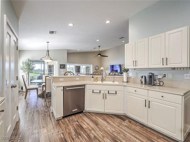 8460 Southbridge DR 2, Estero, FL 33967