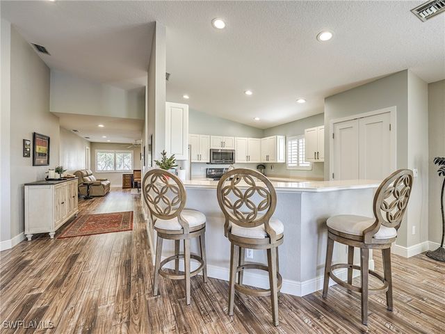 8460 Southbridge DR 2, Estero, FL 33967