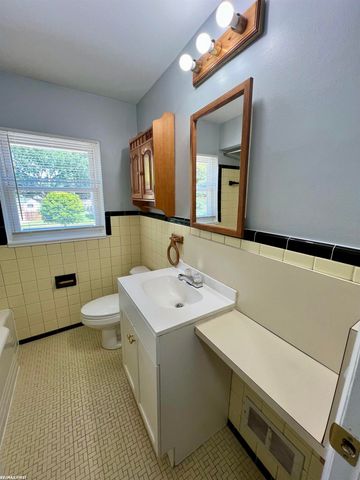20351 8 Mile Road, St Clair Shores, MI 48080