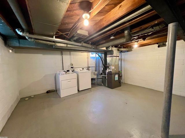 20351 8 Mile Road, St Clair Shores, MI 48080