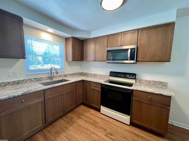 20351 8 Mile Road, St Clair Shores, MI 48080