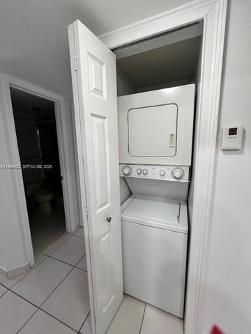 2540 W 67th Pl 204-28, Hialeah, FL 33016