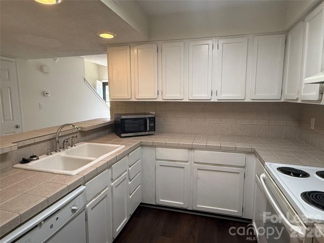 11000 Carmel Crossing Road, Charlotte, NC 28226