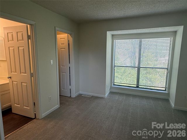 11000 Carmel Crossing Road, Charlotte, NC 28226