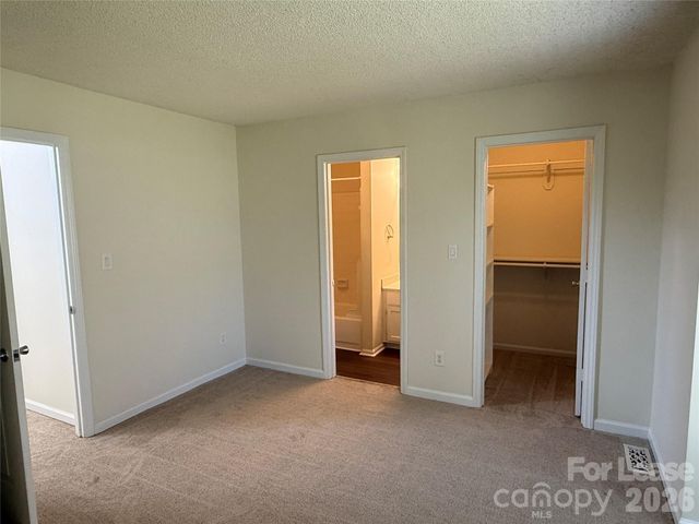 11000 Carmel Crossing Road, Charlotte, NC 28226