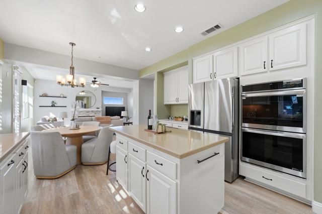 1921 Cresthaven Drive, Vista, CA 92084