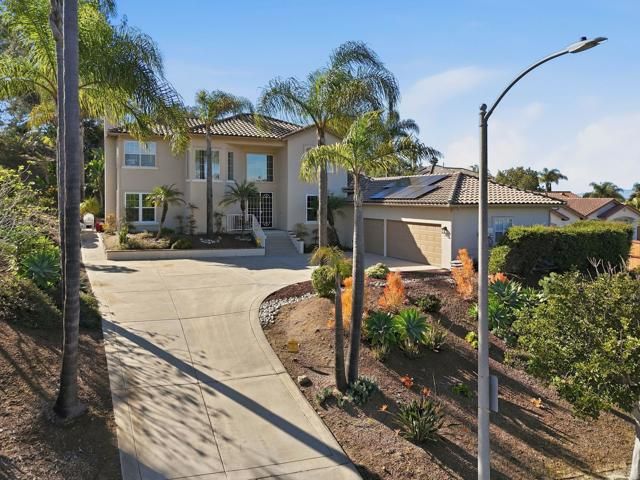 1921 Cresthaven Drive, Vista, CA 92084