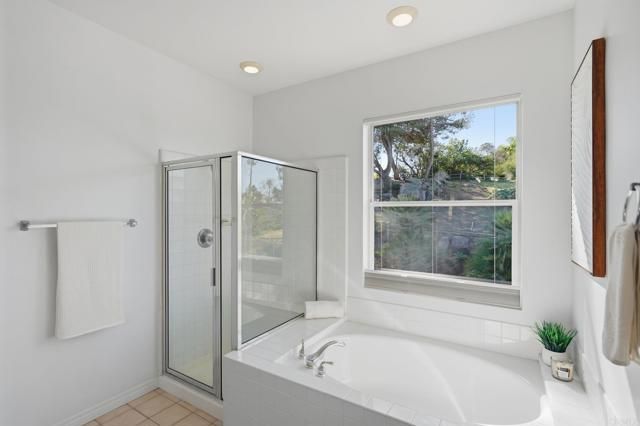 1921 Cresthaven Drive, Vista, CA 92084