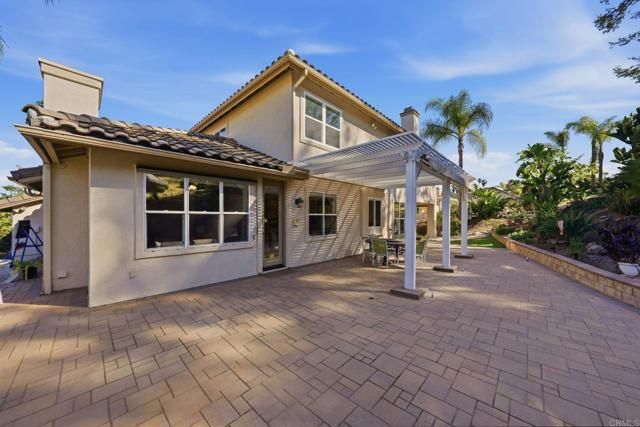 1921 Cresthaven Drive, Vista, CA 92084