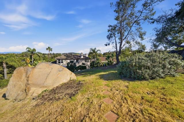 1921 Cresthaven Drive, Vista, CA 92084