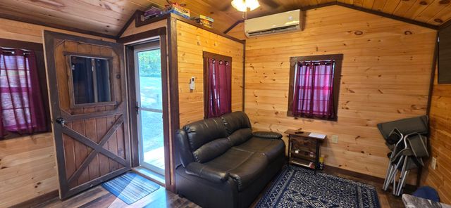297 Lakeview Avenue, Burnside, KY 42519
