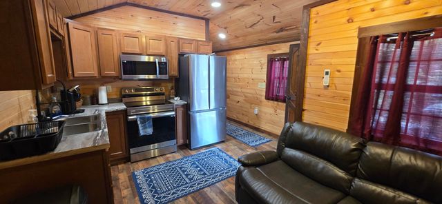 297 Lakeview Avenue, Burnside, KY 42519
