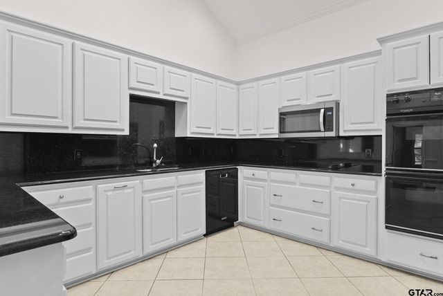 412 Brighton Ct, Tyler, TX 75701