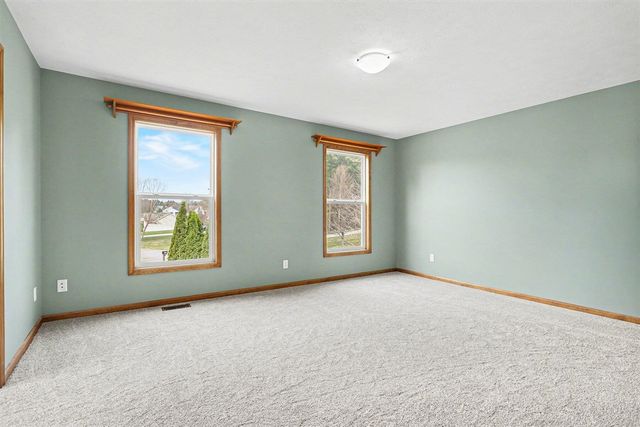 1921 Pineridge Drive, Hastings, MI 49058