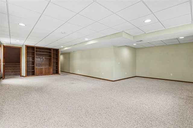 1921 Pineridge Drive, Hastings, MI 49058