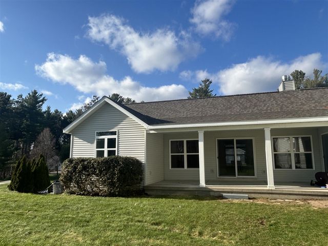 1921 Pineridge Drive, Hastings, MI 49058