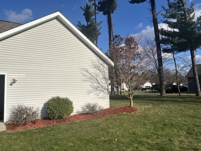 1921 Pineridge Drive, Hastings, MI 49058