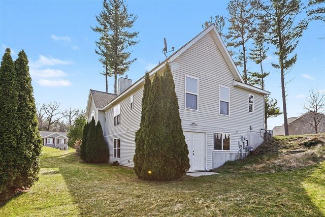 1921 Pineridge Drive, Hastings, MI 49058