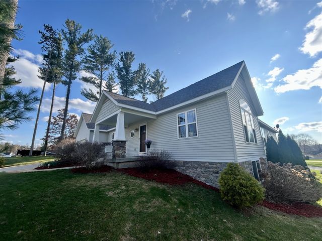 1921 Pineridge Drive, Hastings, MI 49058