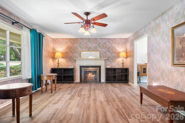 1009 Springs Road, Lincolnton, NC 28092