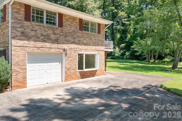 1009 Springs Road, Lincolnton, NC 28092