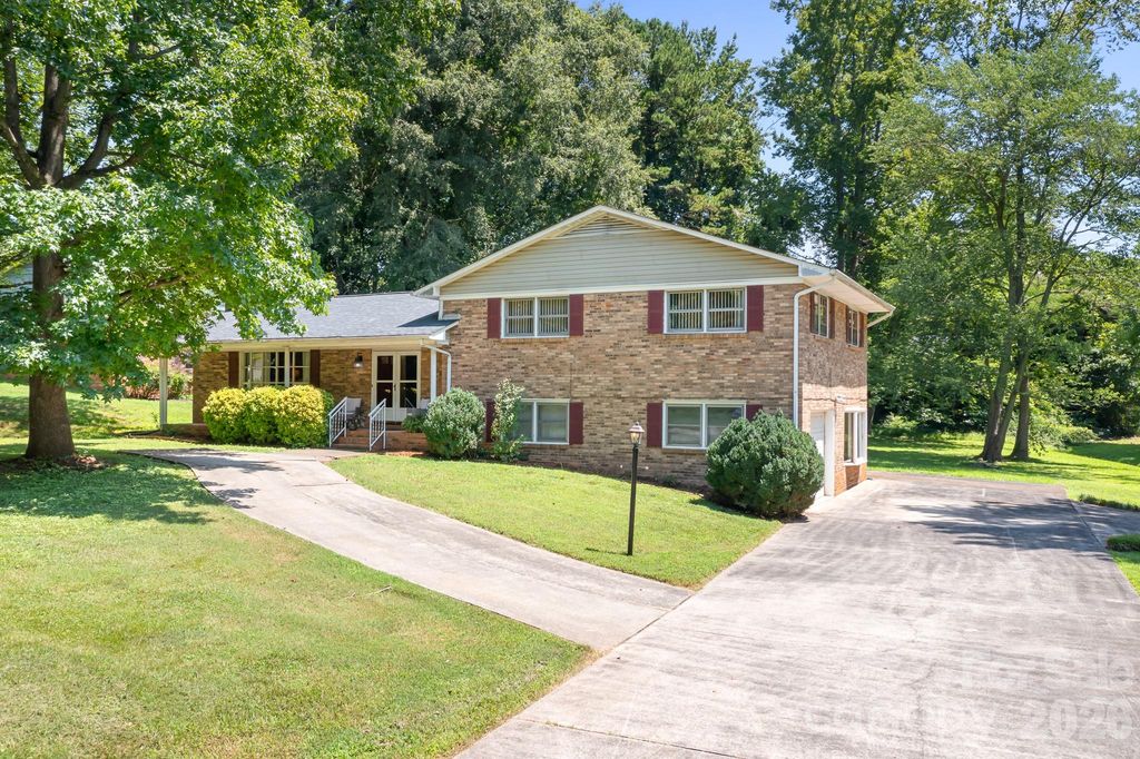 1009 Springs Road, Lincolnton, NC 28092