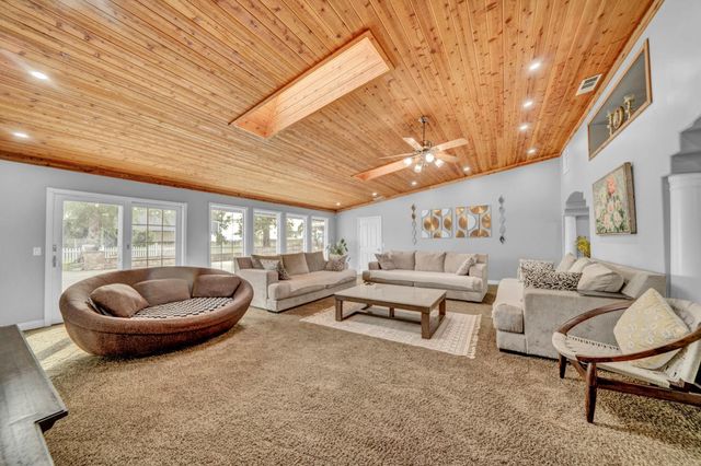 5420 E JAHANT, Galt, CA 95632