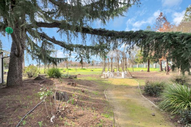 5420 E JAHANT, Galt, CA 95632