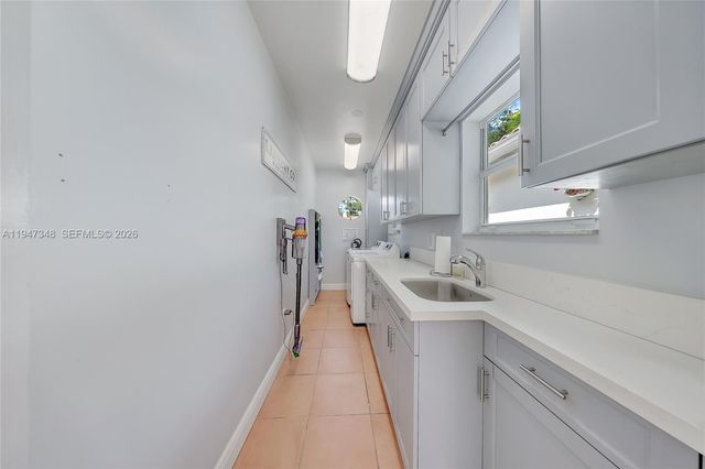 1402 Tangier St, Coral Gables, FL 33134