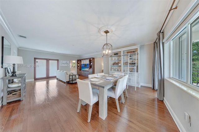 1402 Tangier St, Coral Gables, FL 33134