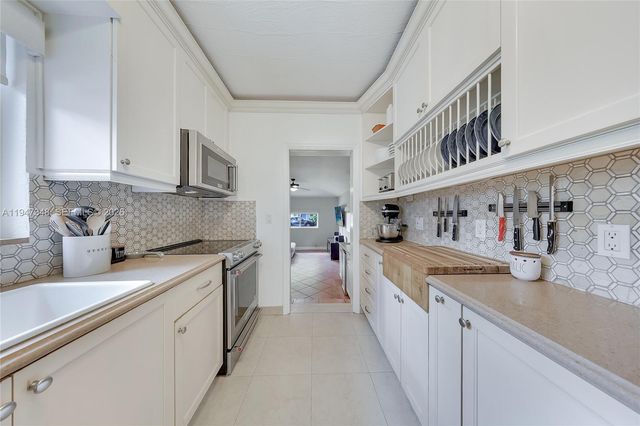 1402 Tangier St, Coral Gables, FL 33134