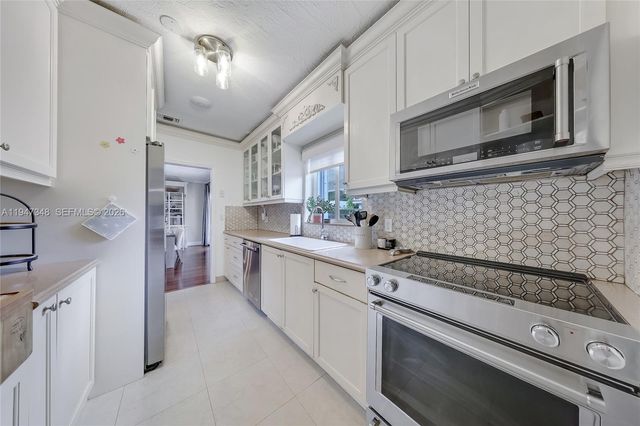 1402 Tangier St, Coral Gables, FL 33134