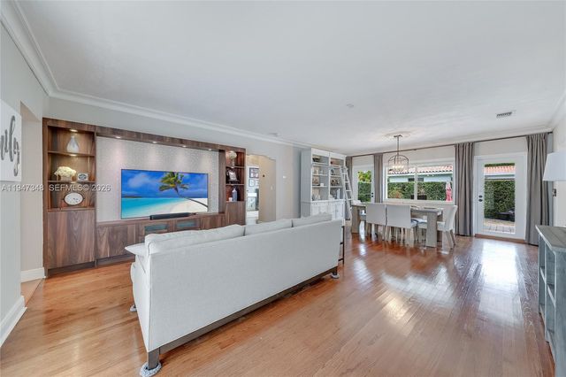 1402 Tangier St, Coral Gables, FL 33134