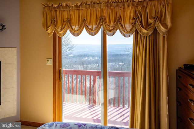 337 CLICKO LN, East Stroudsburg, PA 18301