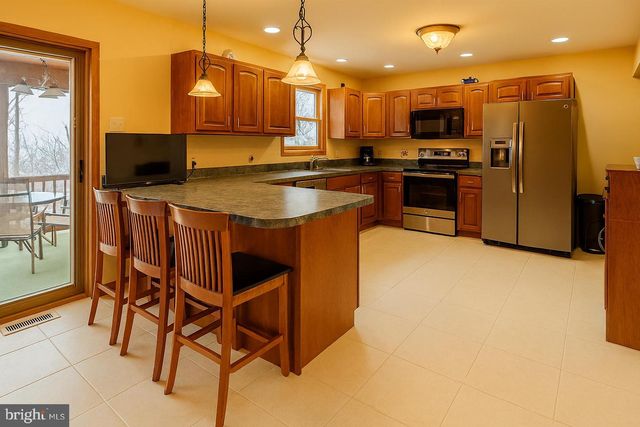 337 CLICKO LN, East Stroudsburg, PA 18301