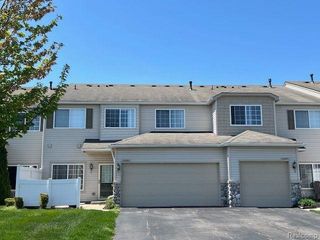 26686 Kirkway Drive Unit 140, Woodhaven, MI 48183