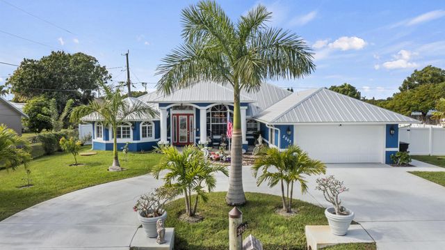 2502 SE Lakewood Street, Port St Lucie, FL 34952