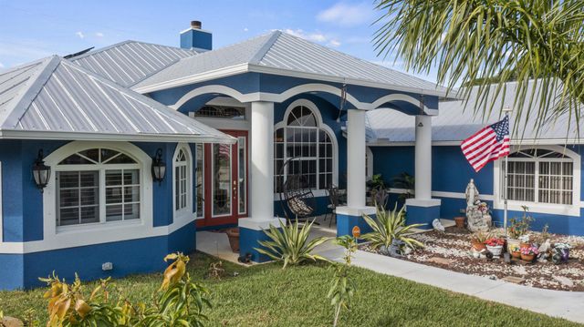 2502 SE Lakewood Street, Port St Lucie, FL 34952